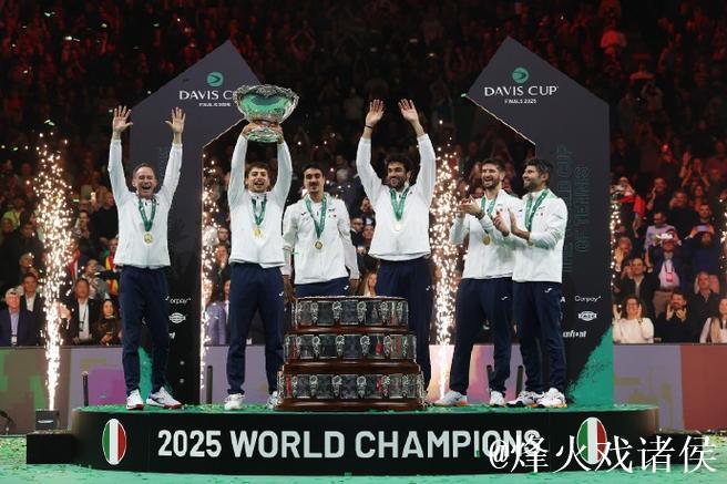 意大利队2-0力克西班牙 实现戴维斯杯三连冠伟业 意大利队2-0力克西班牙 实现戴维斯杯三连冠伟业